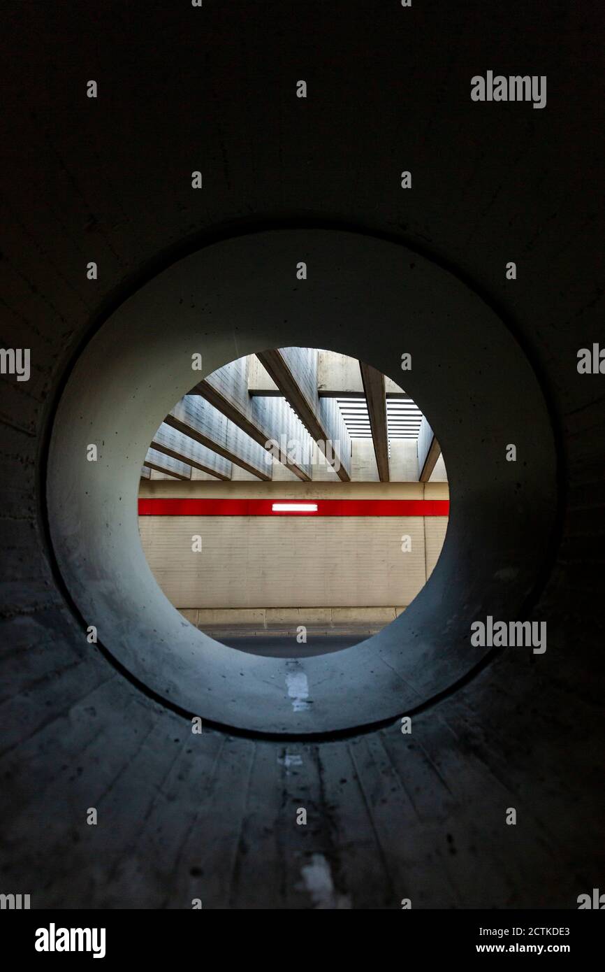 Deutschland, Berlin, Decke des Flughafens Berlin-Tegel von innen gesehen von einem Rundtunnel Stockfoto