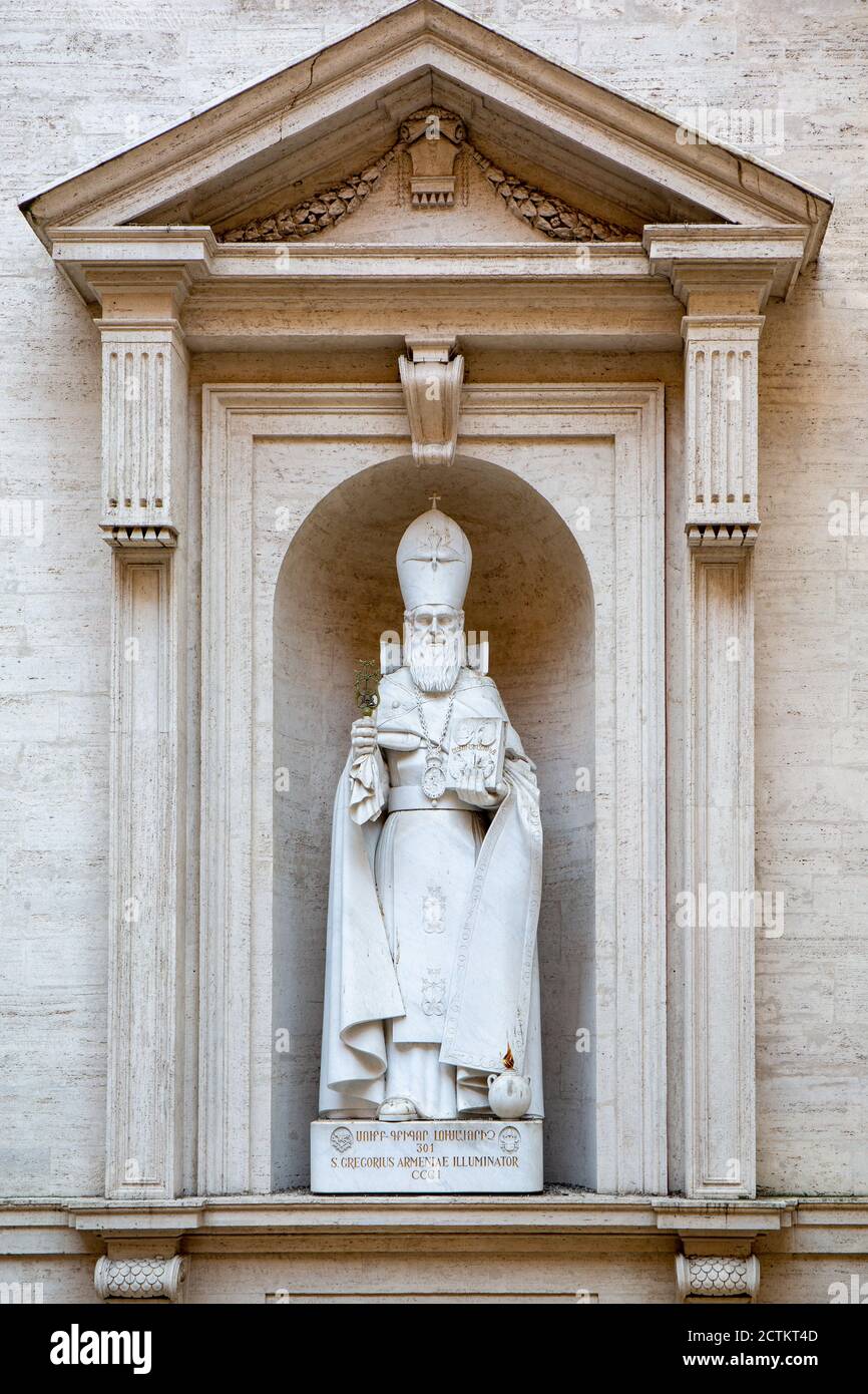 Vatikanstadt, Europa. Die Statue des Erleuchters Gregor ist der Schutzpatron und erster offizieller Leiter der armenischen Apostolischen Kirche. Er war ein Verhörer Stockfoto