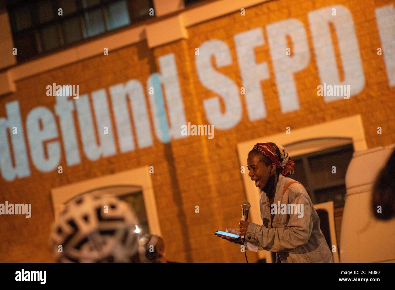 San Francisco, Kalifornien, USA. September 2020. Definanzieren SFPD-Demonstranten marschieren in San Francisco aus Protest gegen Breonna Taylor-Jury-Entscheidung. Kredit: albert halim/Alamy Live Nachrichten Stockfoto