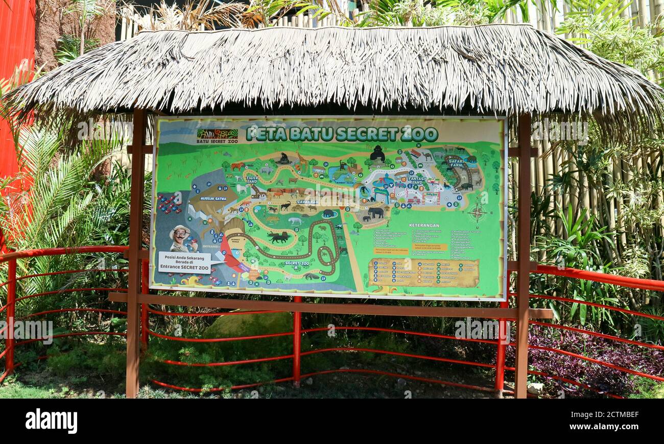 Batu, Indonesien - 26. Oktober 2019: Karte des Geheimen Zoos von Batu in Ost-Java. Stockfoto