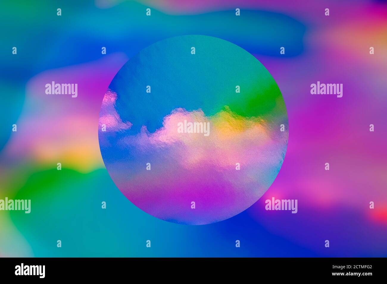 Abstraktes Spektrum Vaporwave holografische Mischfarben mit Kreisform, trendige bunte Kunstwerke in pastellfarbenen Neonfarben Stockfoto