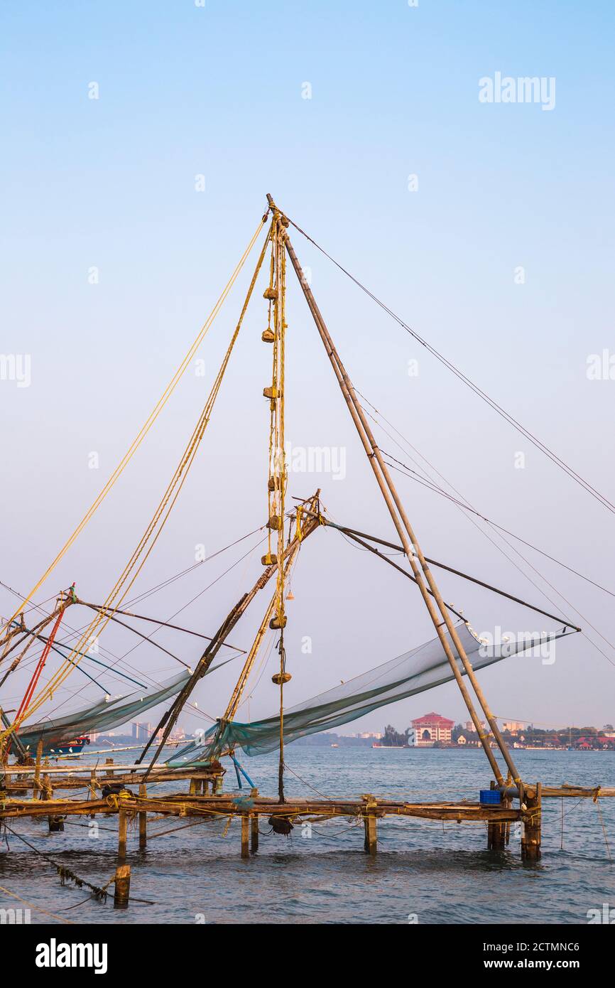 Indien, Kerala, Cochin - Kochi, chinesische Fischernetze Stockfoto