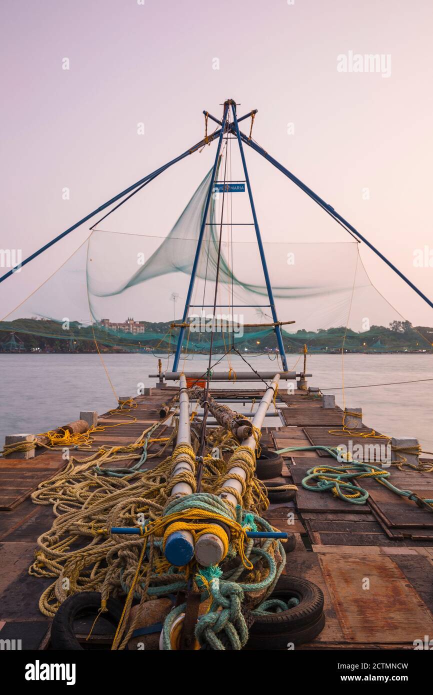 Indien, Kerala, Cochin - Kochi, chinesische Fischernetze Stockfoto