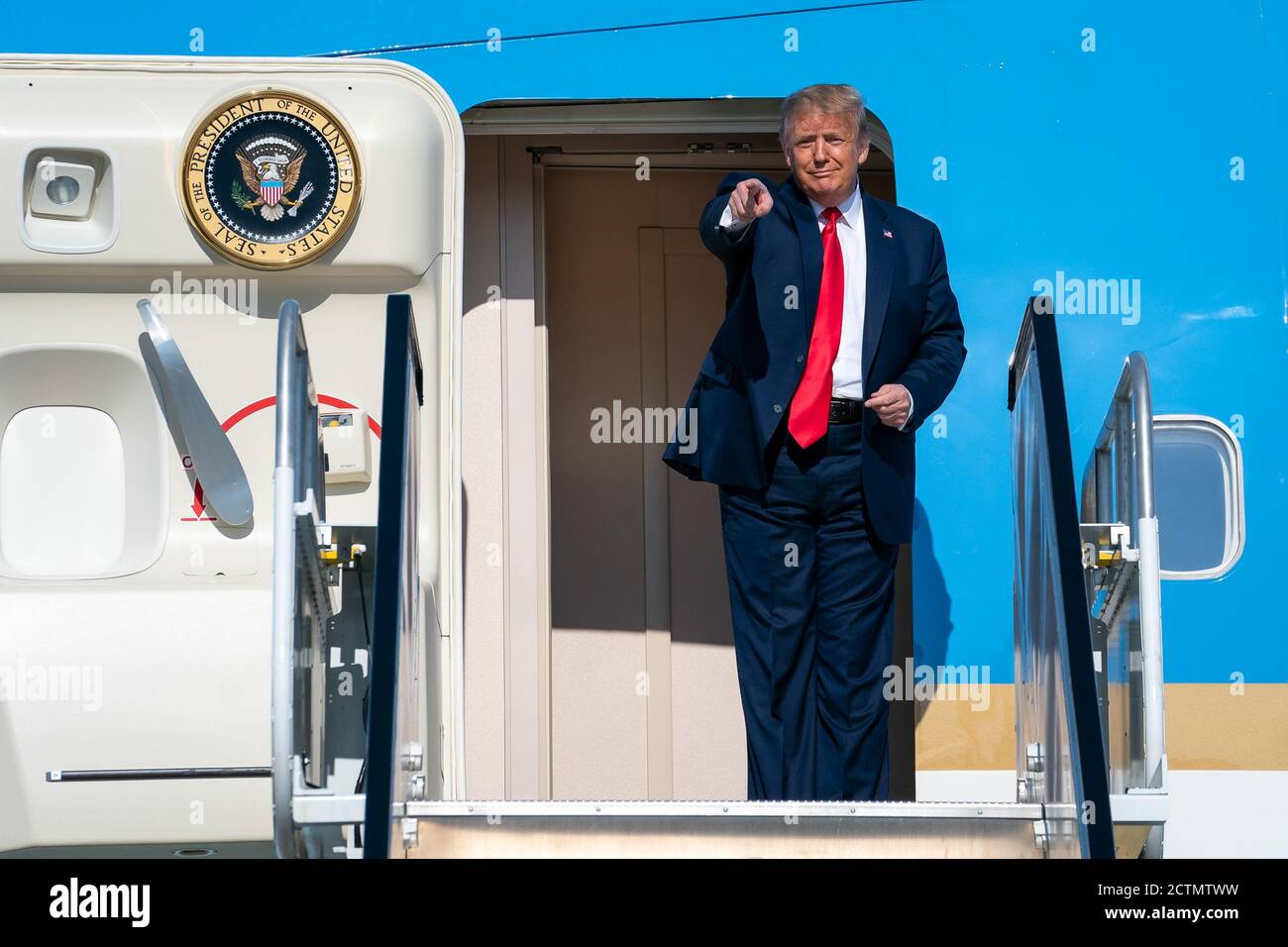 Präsident Trump reist nach OK. Präsident Donald J. Trump landet bei seiner Ankunft am Samstag, dem 20. Juni 2020, auf dem internationalen Flughafen von Tulsa in Tulsa, Okla. Stockfoto