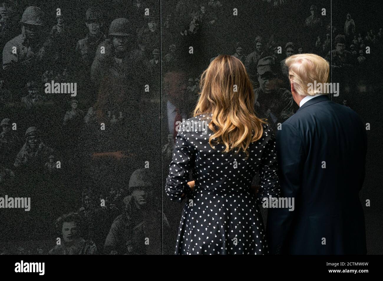 Am 25. Juni 2020 nahmen Präsident Donald Trump und First Lady Melania Trump an einer Kranzniederlegung im Korean war Veterans Memorial in Washington, D.C. Teil, um den 70. Jahrestag des Koreakrieges zu gedenken. Stockfoto