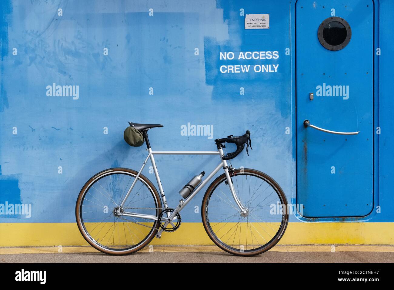 Festrad Straße / Touren / City-Fahrrad Stockfoto