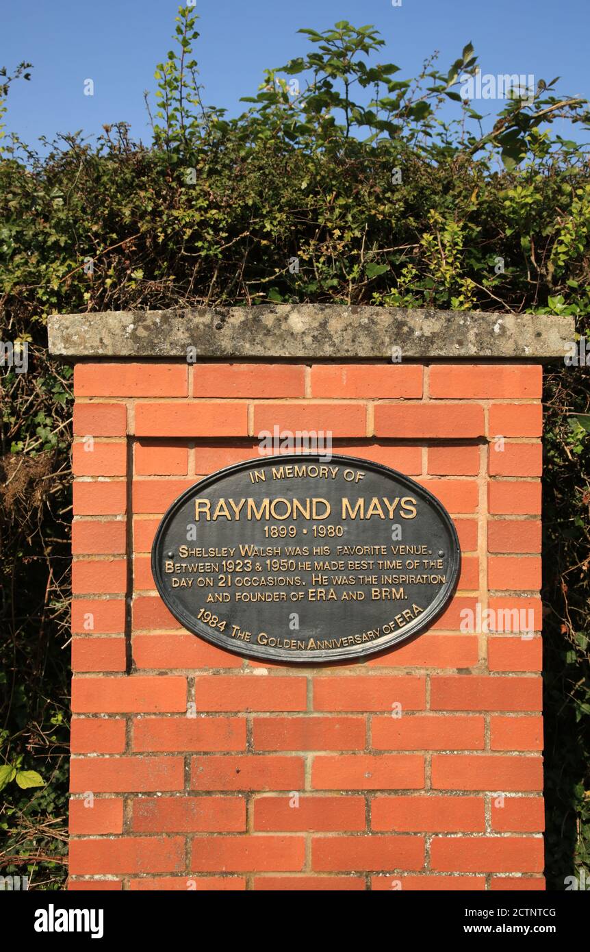 Denkmal für Raymond Mays in Shelsley Walsh Hill Climb, Worcestershire, England, Großbritannien. Stockfoto