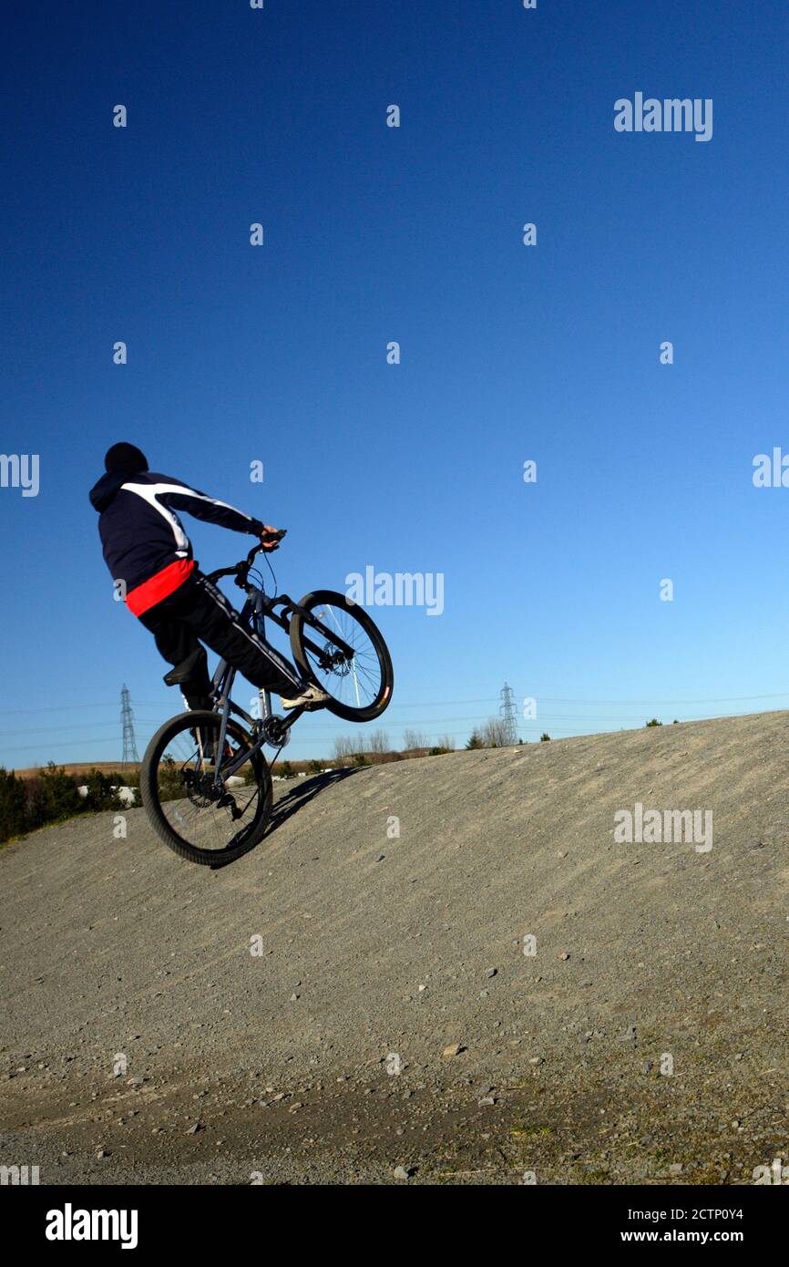 Parc Bryn Bach, Blaenau Gwent ist ein Abenteuer- und Freizeitpark inmitten von 340 Hektar Gras und Wäldern mit einem atemberaubenden 36 Hektar großen See im Herzen Stockfoto