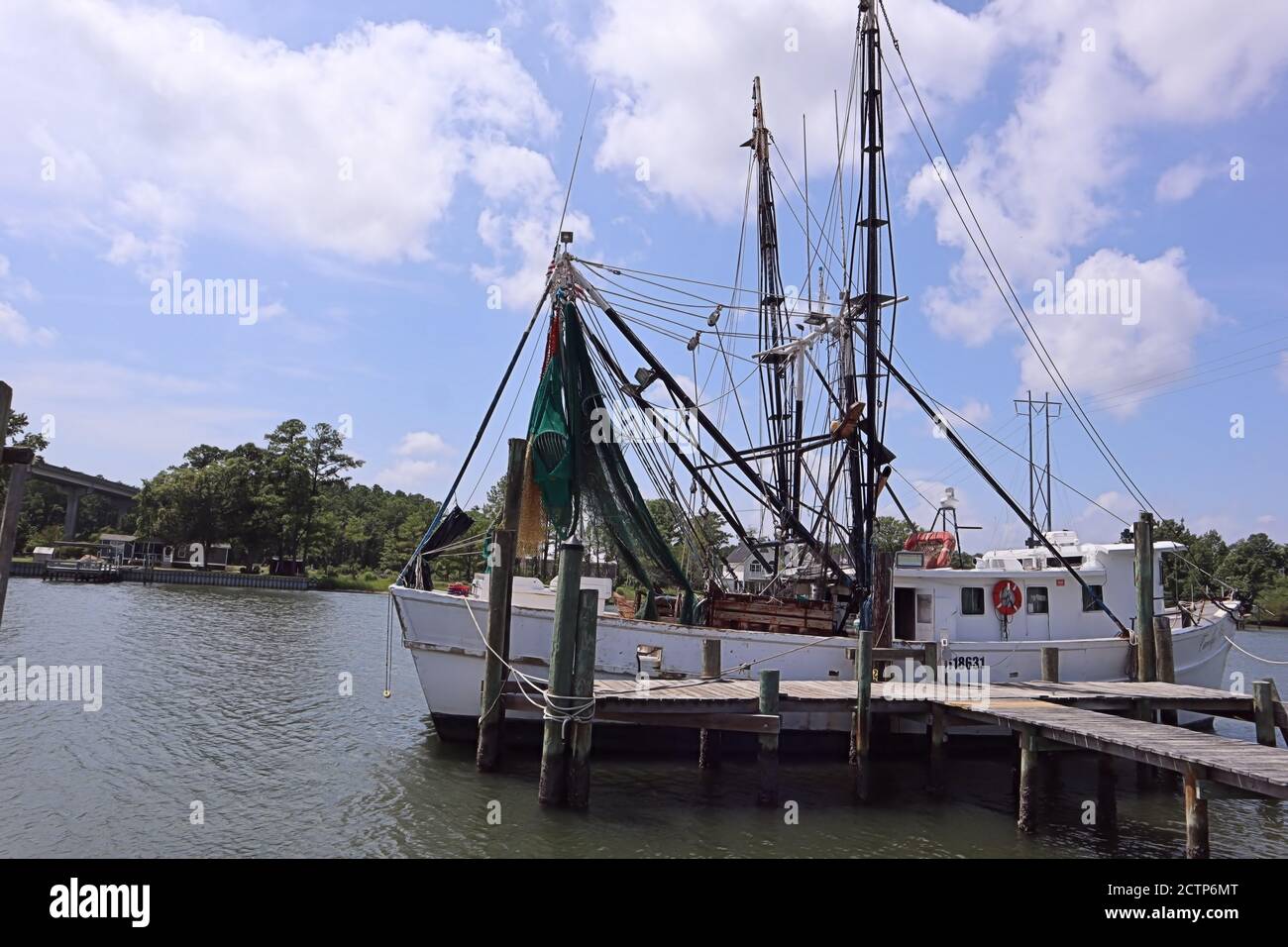 Angedockter Fischertrawler in beaufort, NC Stockfoto