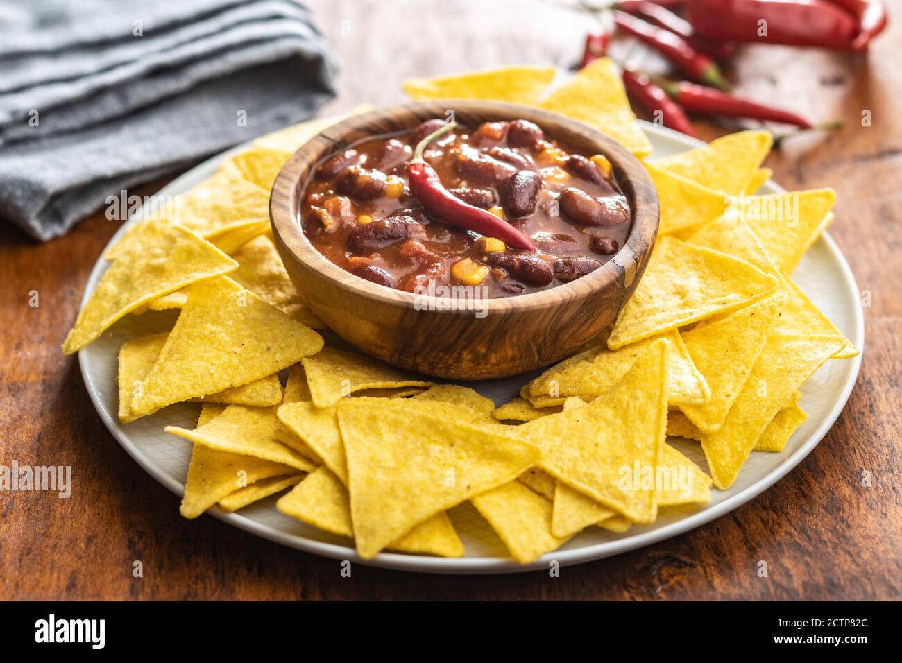 Chili con carne auf teller -Fotos und -Bildmaterial in hoher Auflösung ... Chili con carne auf teller -Fotos und -Bildmaterial in hoher Auflösung ...