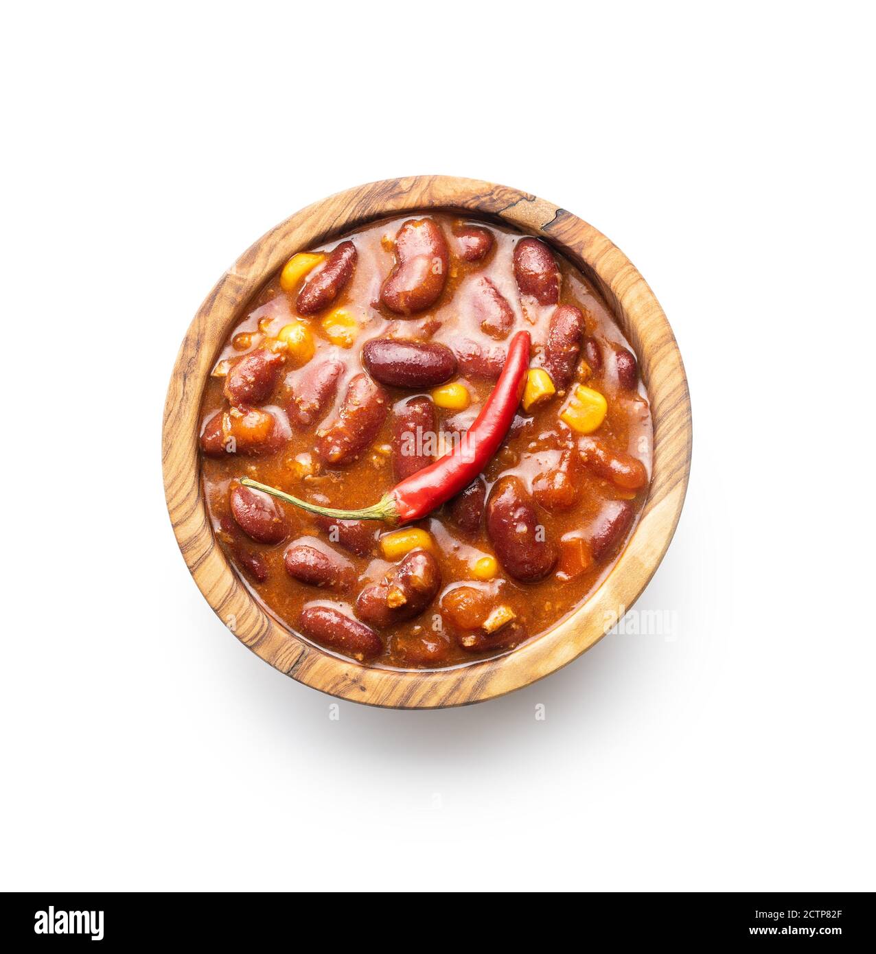 Chili con Carne. Mexikanisches Essen mit Bohnen in Holzschüssel isoliert auf weißem Hintergrund. Stockfoto