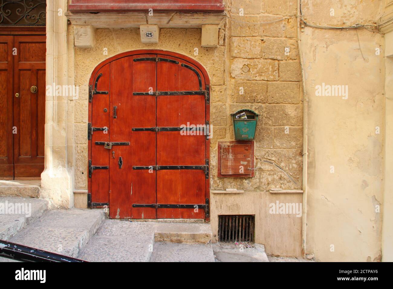 Tür eines Hauses in valletta (malta) Stockfoto