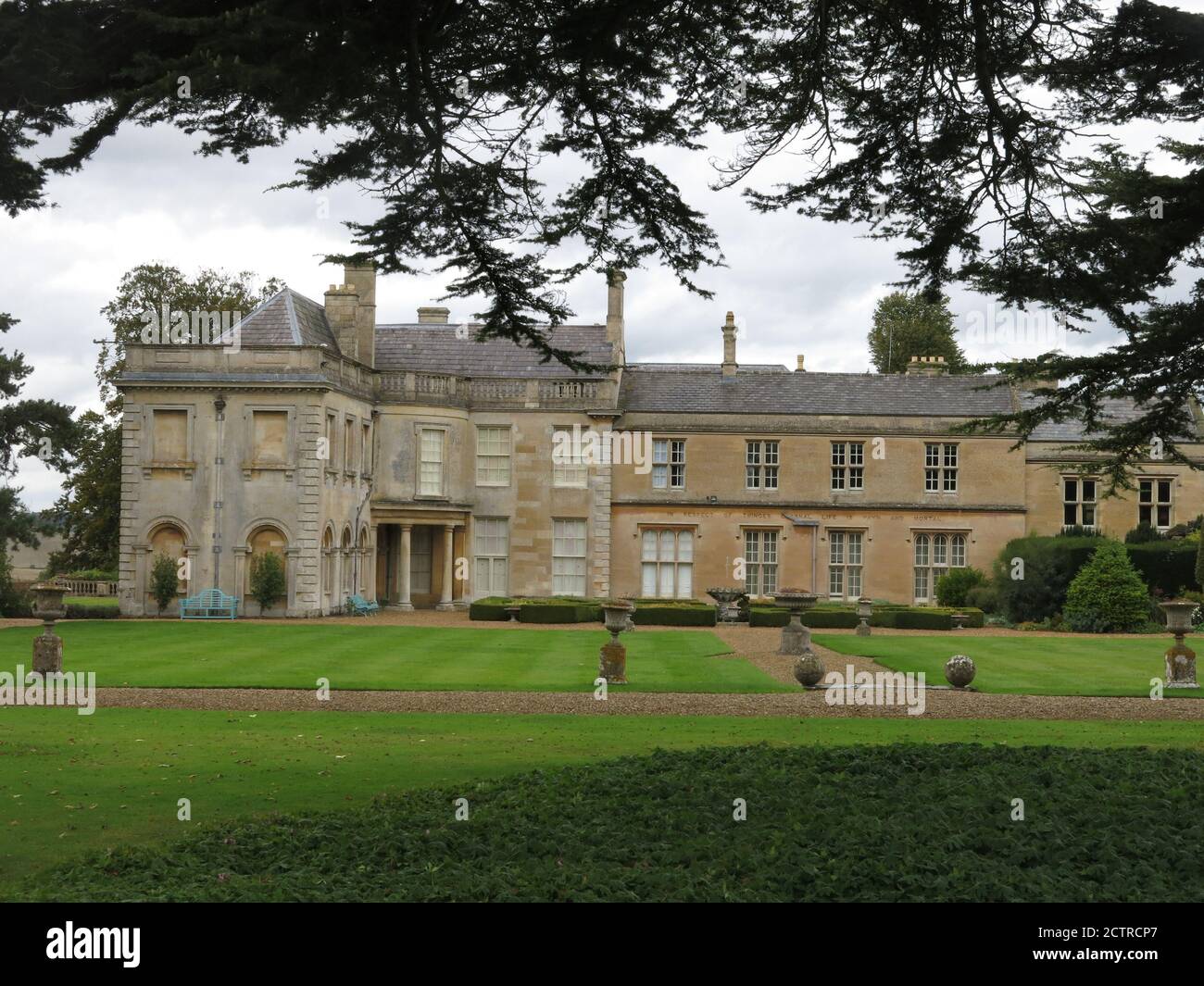 Blick auf Lamport Hall, ein herrschaftliches Haus in Northamptonshire im Besitz der Familie Isham und jetzt von einem Trust betrieben und offen für Besucher. Stockfoto