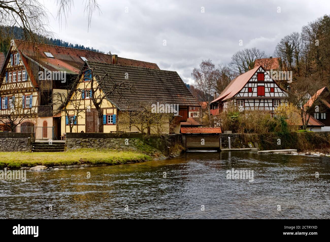 Schiltach: Fachwerkhäuser an der Kinzig, Kreis Rottweil, Schwarzwald, Baden-Württemberg, Deutschland Stockfoto