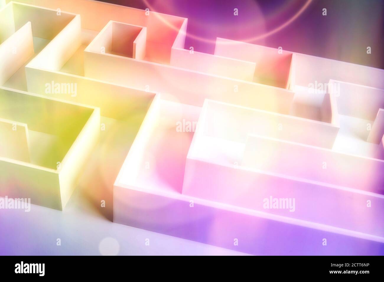 Labyrinth mit pastellfarbenem Hintergrund Stockfoto