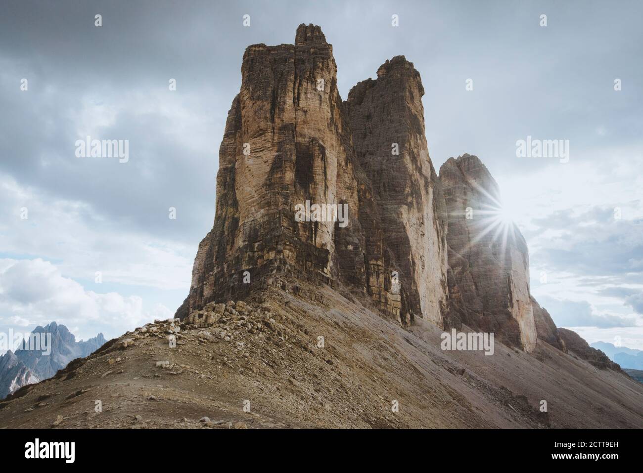 Italien, Südtirol, Sextener Dolomiten, Tre Cime di Lavaredo, Felsformationen auf dem Gipfel des Berges Stockfoto