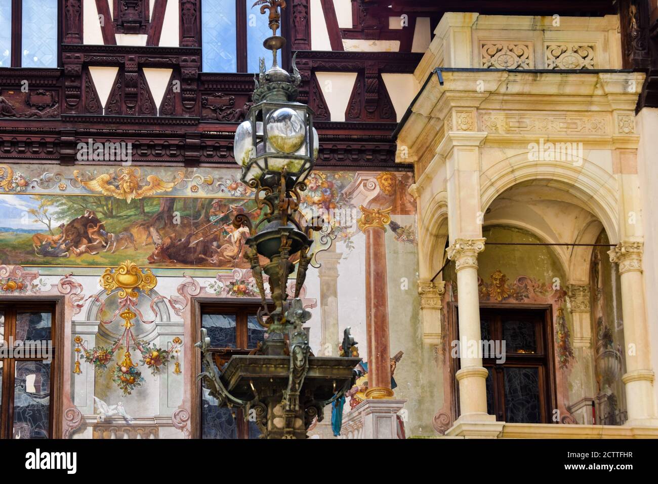 Historische Gemälde in den Mauern von Schloss Peles, Sinaia, Prahova, Rumänien Stockfoto