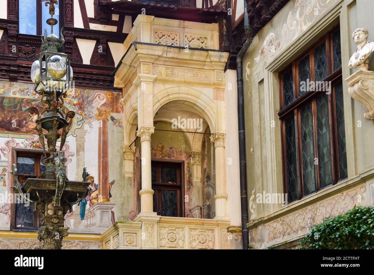 Historische Gemälde in den Mauern von Schloss Peles, Sinaia, Prahova, Rumänien Stockfoto