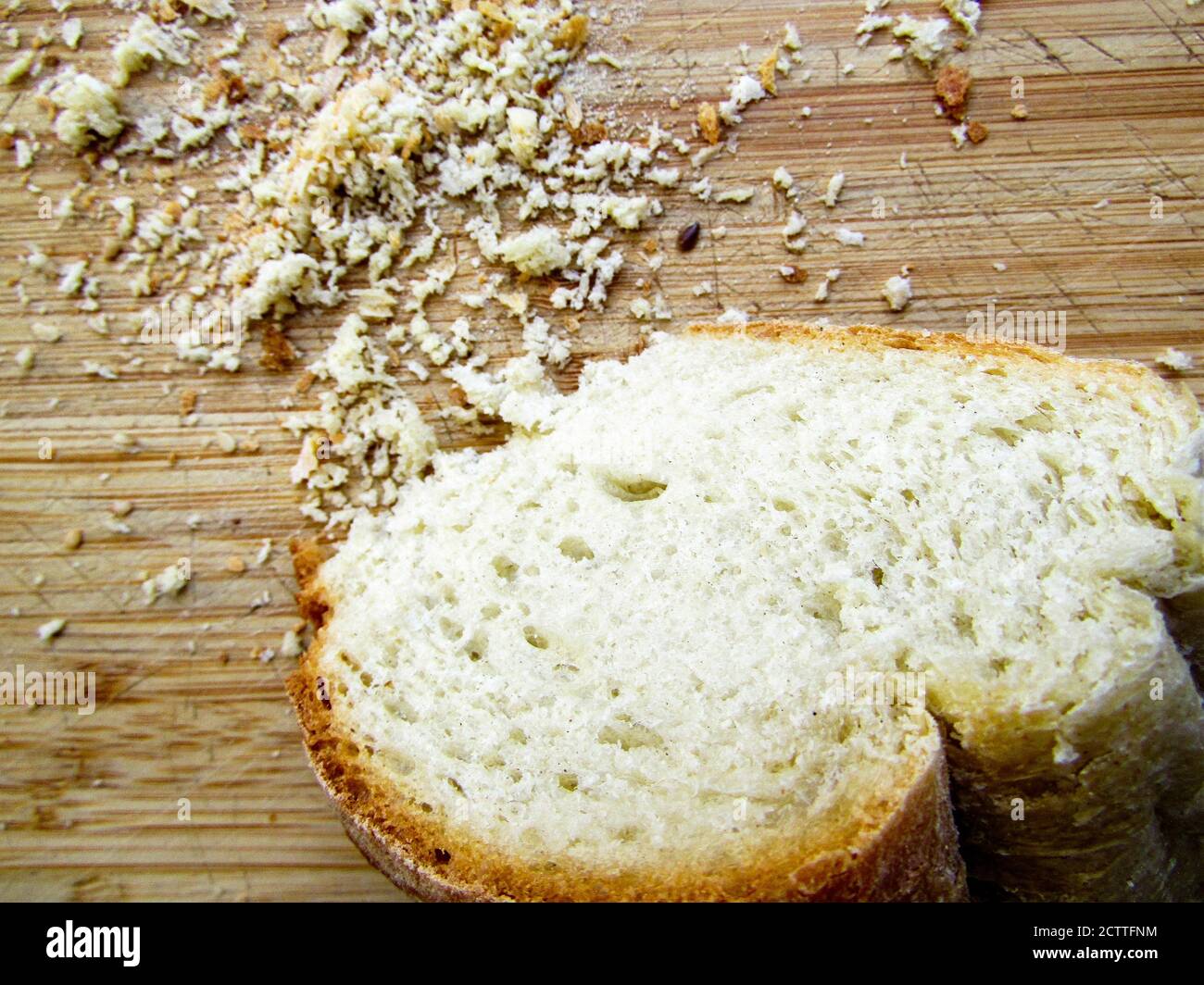 Griechisches Weißdorfbrot und Semmelbröseln Stockfoto