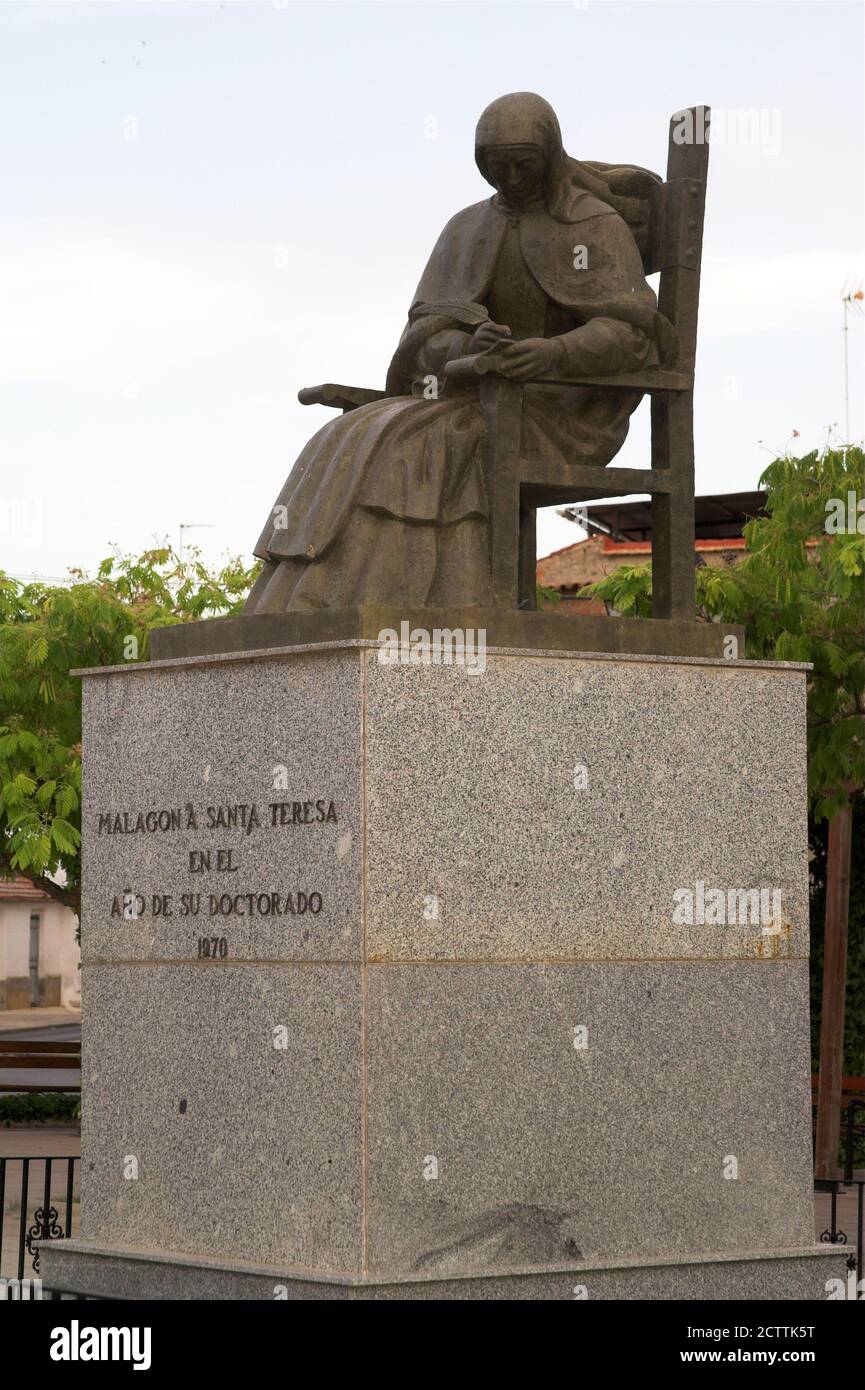 Malagón, España, Hiszpania, Spanien, Spanien; Skulptur, Statue der heiligen Teresa von Jesus. Skulptur, Statue des hl. Teresa von Jesus. Pomnik św. Teresy Stockfoto