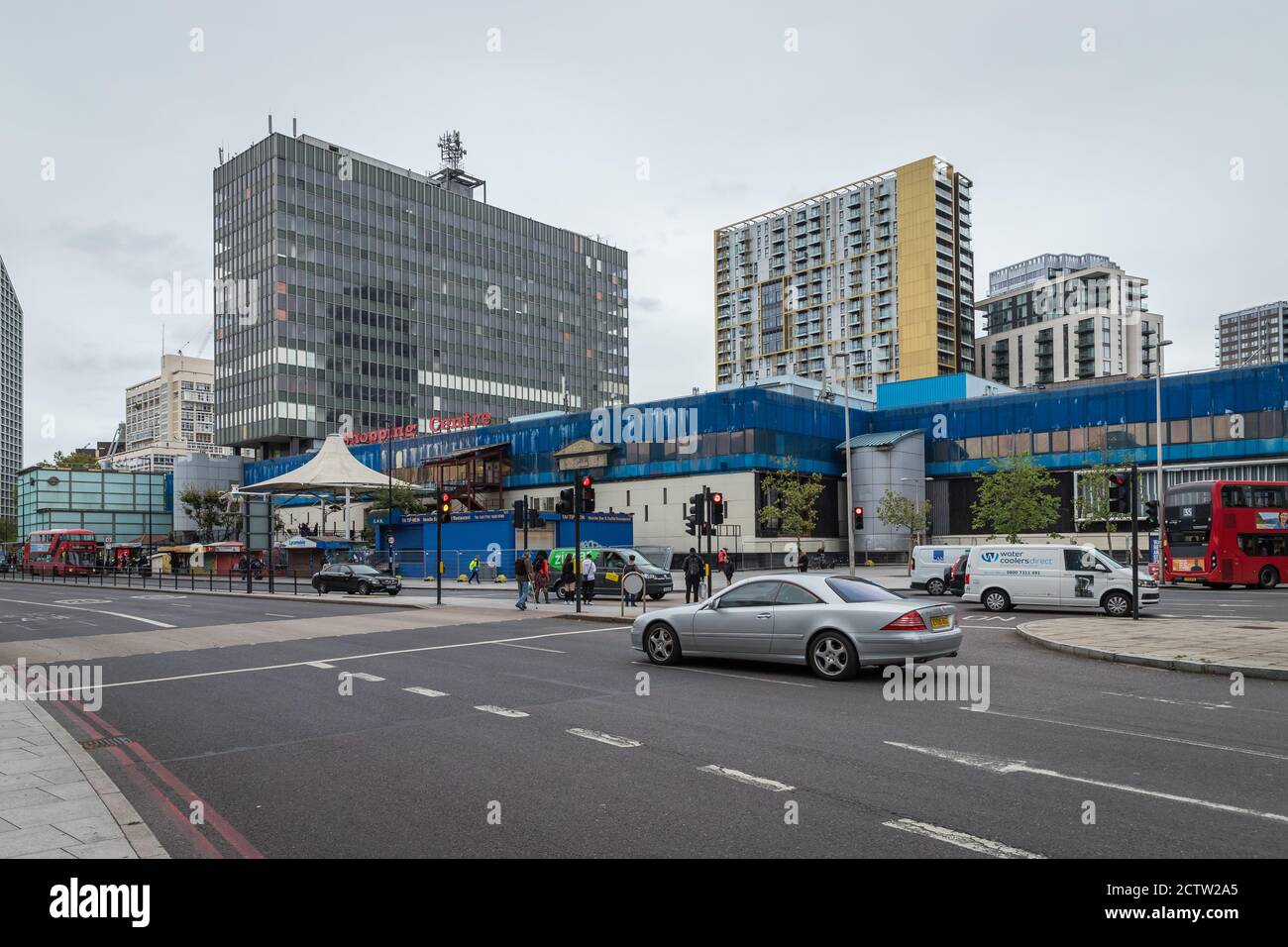 Außenansicht des Elephant and Castle Shopping Centre, London, an seinem letzten Tag, da es nach 55 Jahren schließt Stockfoto