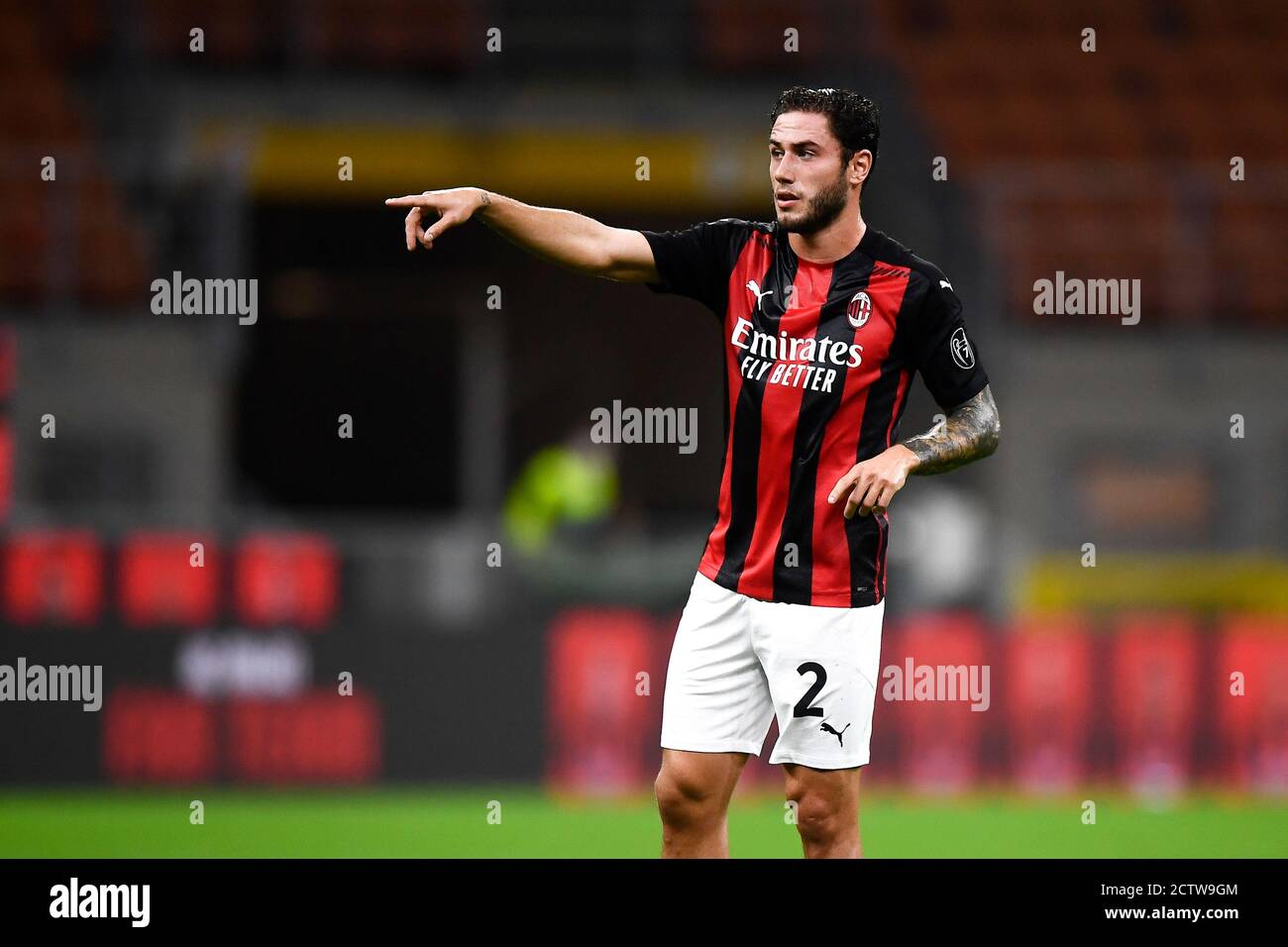 Mailand, Italien - 24. September, 2020: Davide Calabria von AC Mailand Gesten während der UEFA Europa League Dritte Qualifying Runde Fußballspiel zwischen AC Mailand und FK Bodo/Glimt. AC Mailand gewann 3-2 gegen FK Bodo/Glimt. Kredit: Nicolò Campo/Alamy Live Nachrichten Stockfoto