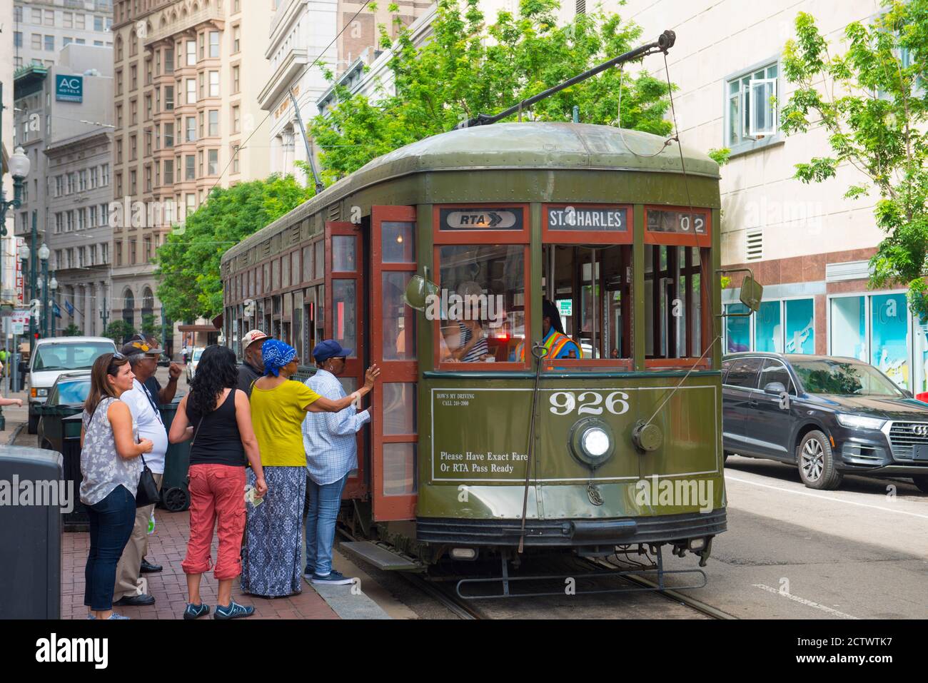 RTA antique Streetcar St. Charles Line Route 12 auf der Canal Street in der Innenstadt von New Orleans, Louisiana, USA. Diese Linie ist als US National Hist registriert Stockfoto