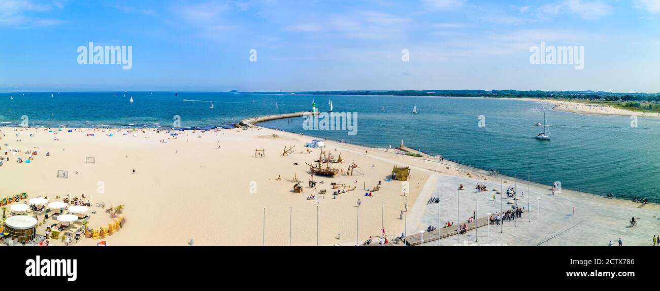 Schöner Blick auf die Bucht, Strand in Lübeck - Travemunde (Travemünde) auf die ostsee. Schleswig-Holstein, Deutschland Stockfoto