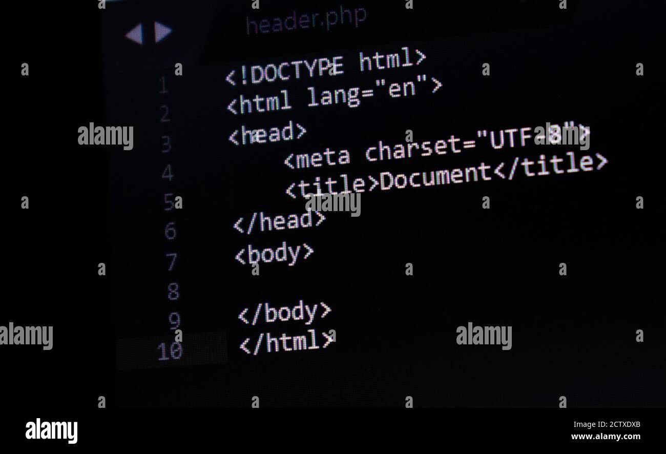 HTML-Code auf Laptop-Bildschirm mit Syntax: Web Design Computer-Programmierung Codierung mit HTML-Sprache, Nahaufnahme Computer-Codierung für Software-Entwicklung Stockfoto