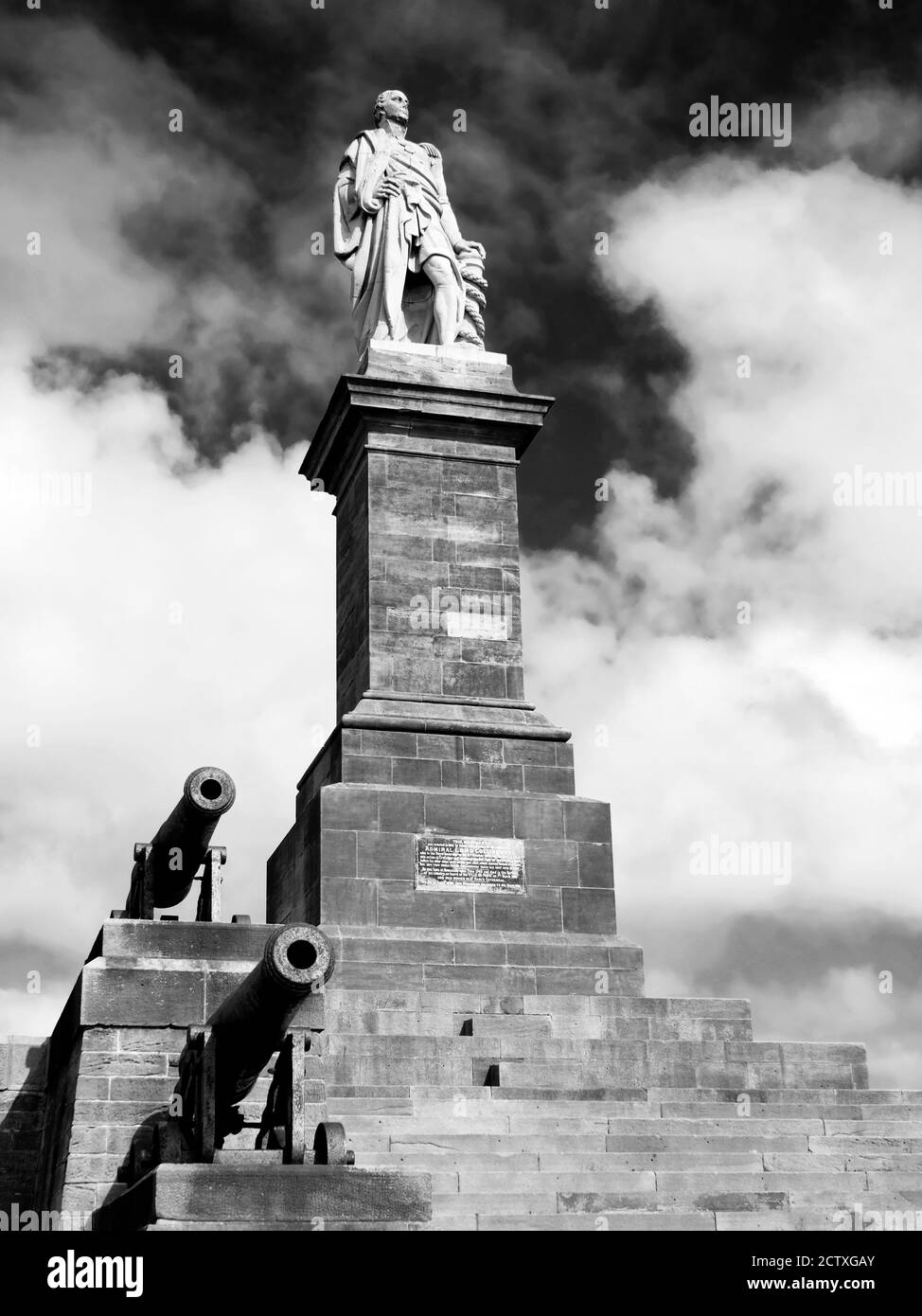 Denkmal des Admiral Lord Collingwood von Trafalgar in Tynemouth in Monochrom Stockfoto