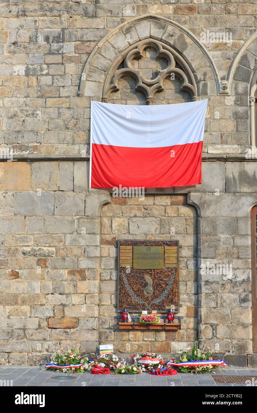 Gedenktafel für die erste polnische bewaffnete Division, die Ypern, Belgien, am 6. September 1944 befreite Stockfoto