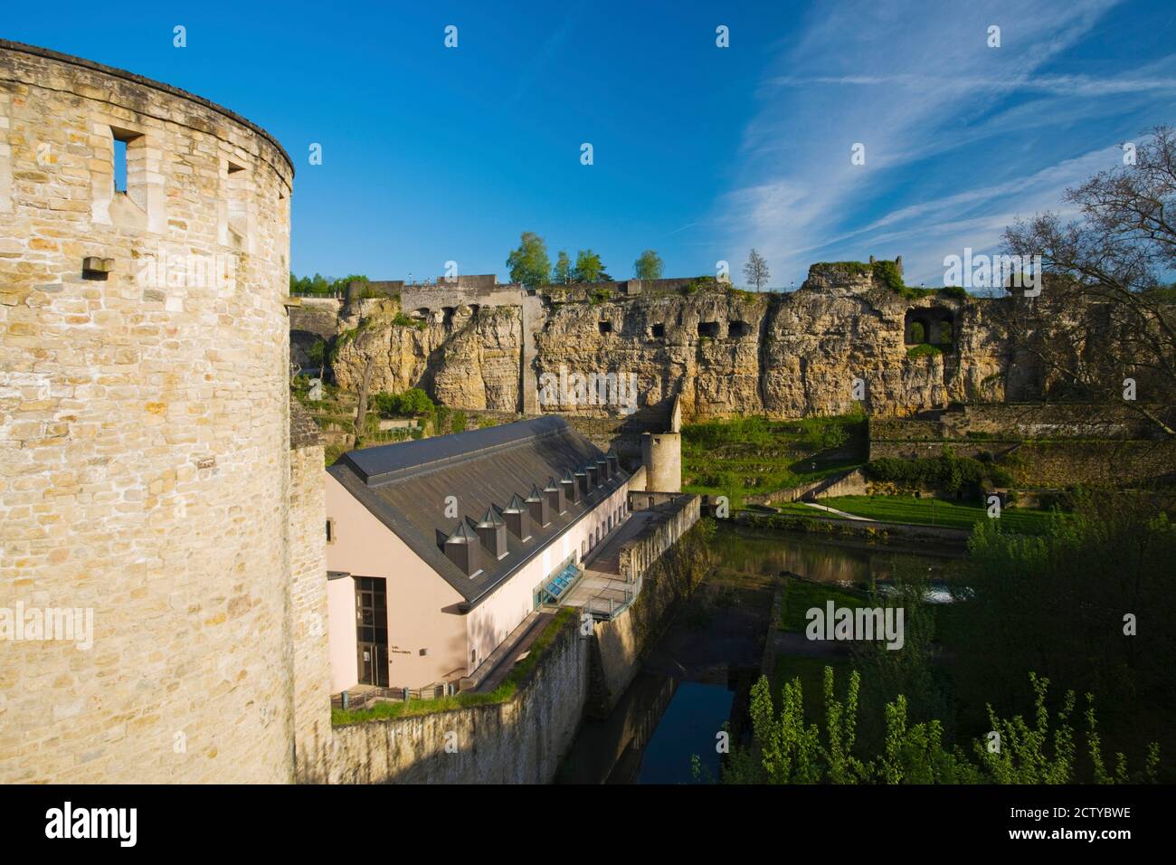 Ruinen einer Festung in Felswand gebaut, casements du Bock, Luxemburg-Stadt, Luxemburg Stockfoto Ruinen einer Festung in Felswand gebaut, casements du Bock, Luxemburg-Stadt, Luxemburg Stockfoto
