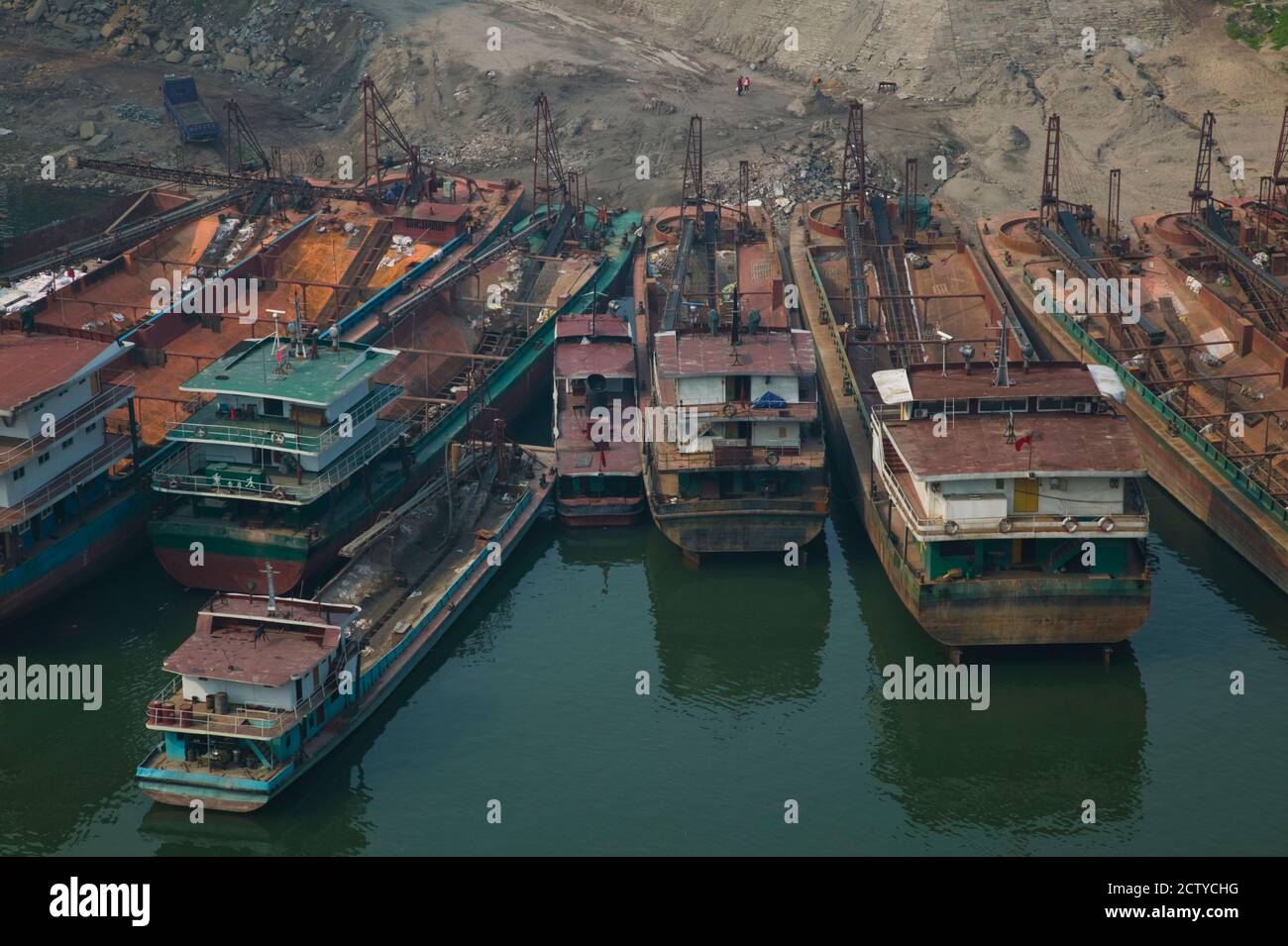 Frachter auf dem Jialing Fluss, Chongqing, China Stockfoto