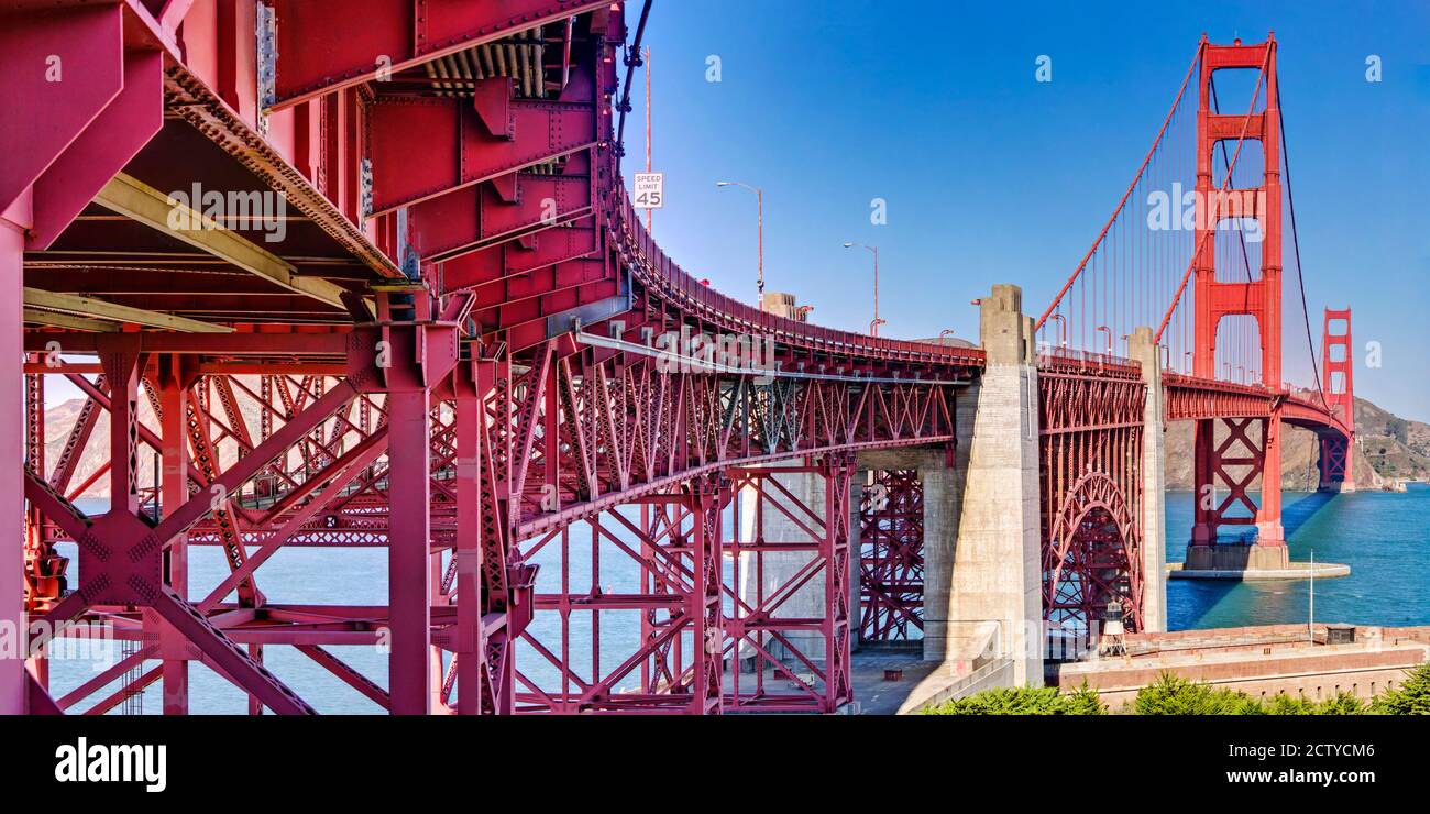 Panorama mit hohem Dynamikbereich, zeigt strukturelle Stützen für die Brücke, Golden Gate Bridge, San Francisco, Kalifornien, USA Stockfoto