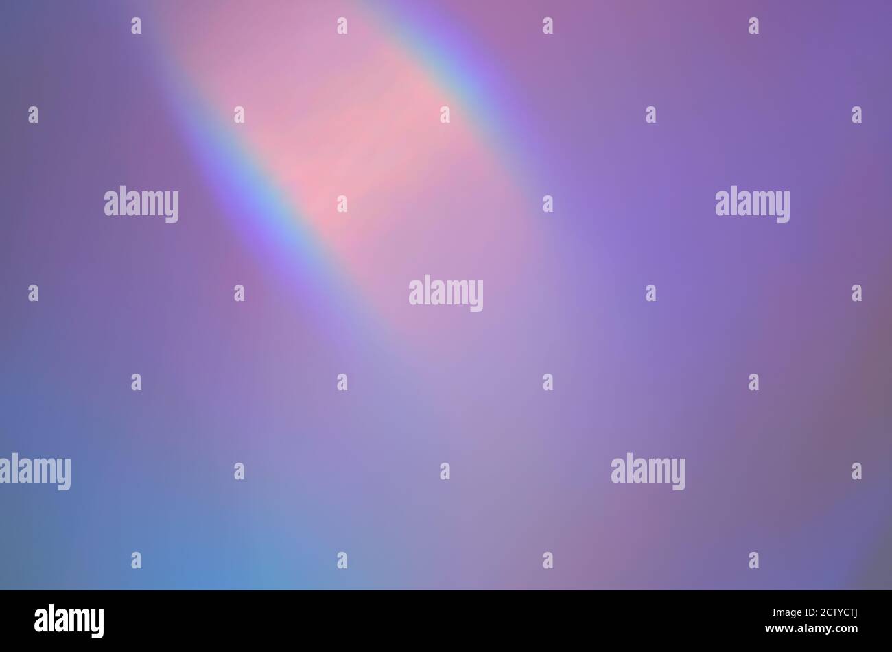 Violett glühender, unschärfender abstrakter Hintergrund mit Kopierbereich Stockfoto