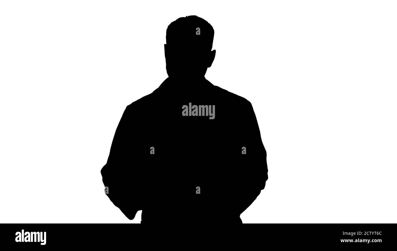 Arzt zu Fuß und Blick auf Röntgenbild der Lunge, Al Stockfoto