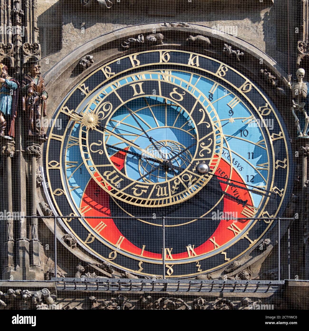 PRAG, TSCHECHISCHE REPUBLIK - 18. JULI 2019: Nahaufnahme der mittelalterlichen astronomischen Uhr Stockfoto