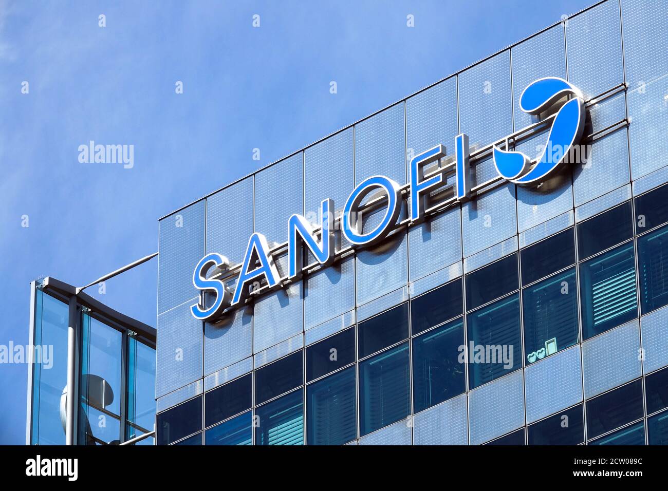 Sanofi Logo auf dem Bau Berlin Stockfoto