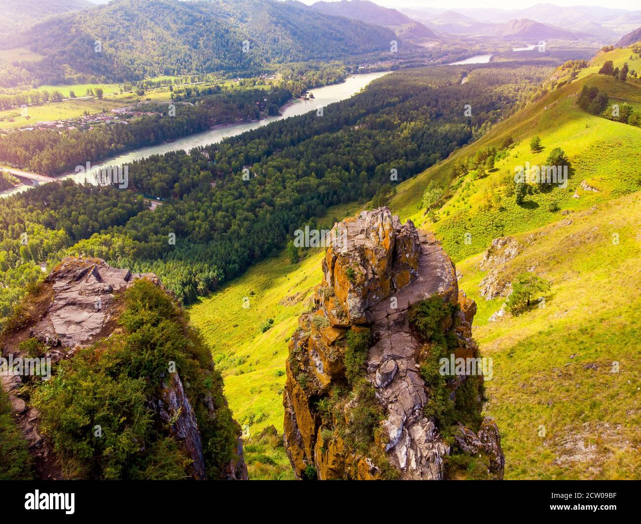 Blauer Katun Fluss und Tschertow palets Altai Berge republik Russland, Luftaufnahme von oben Stockfoto