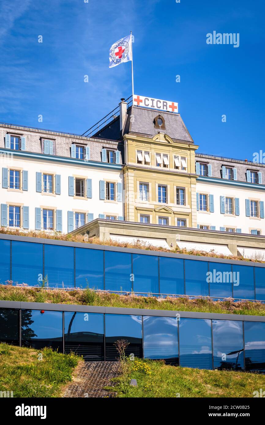 Fassade des Hauptquartiers des Internationalen Komitees vom Roten Kreuz (IKRK), einer internationalen humanitären Einrichtung in Genf, Schweiz. Stockfoto