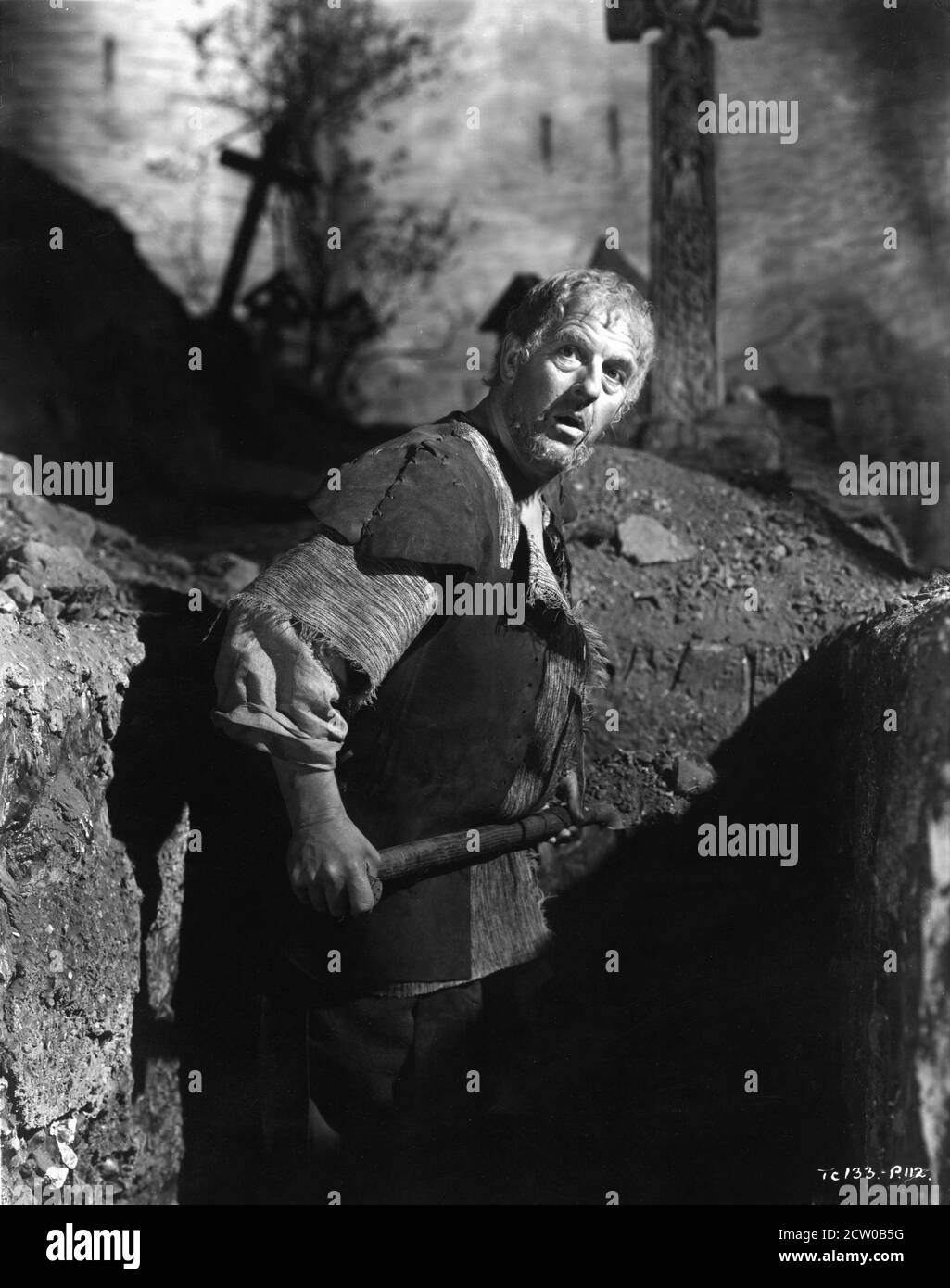 STANLEY HOLLOWAY Portrait als Gravedigger im WEILER 1948 Regie LAURENCE OLIVIER spielen William Shakespeare-Musik William Walton zwei Städte Filme / General Film Distributors (GFD) Stockfoto