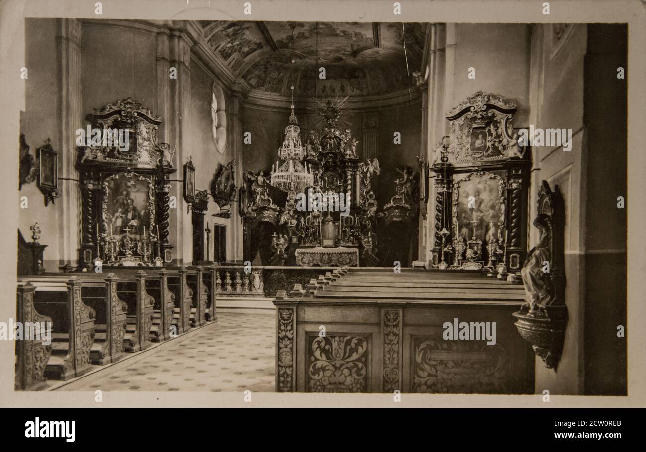 Vnitrek kostela, Teplice nad Metuji - alte schwarz-weiße Postkarte Stockfoto