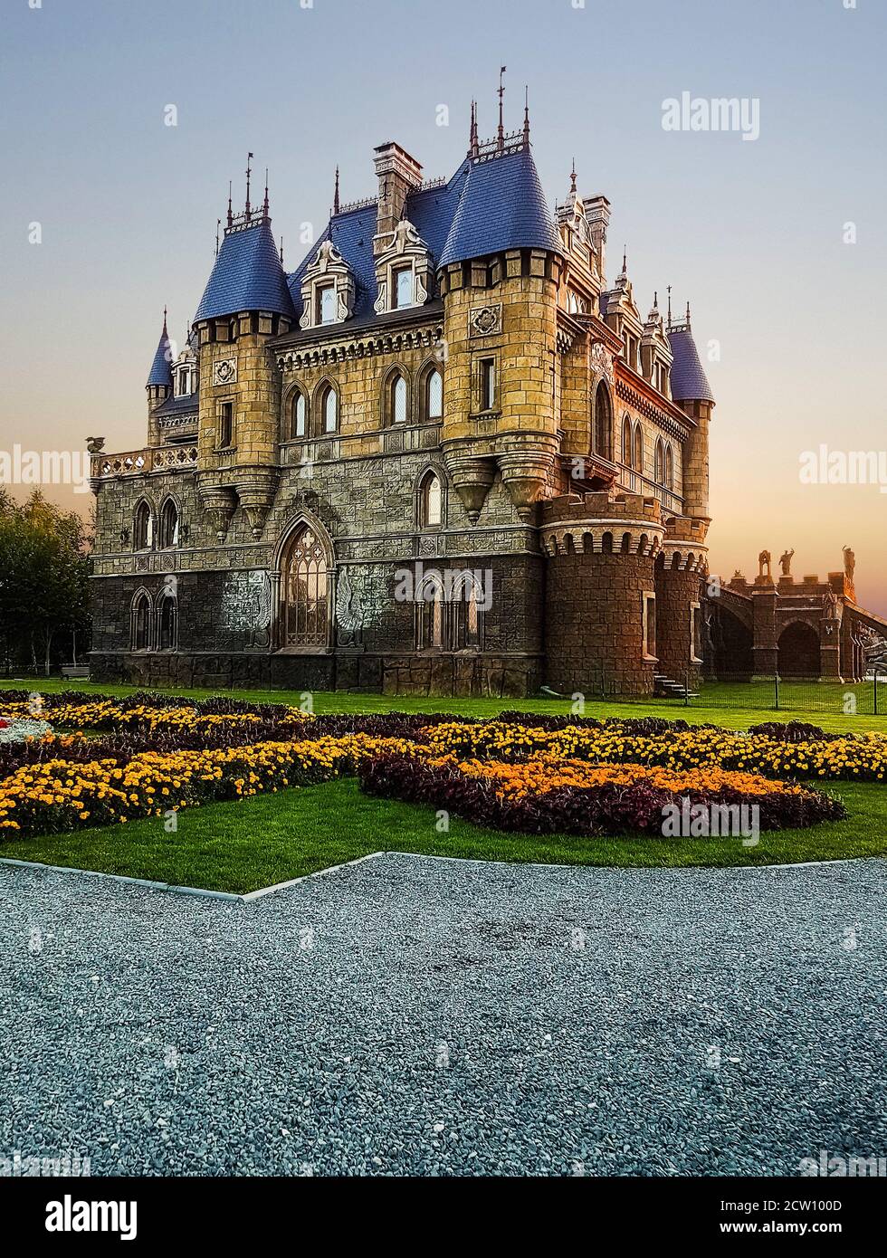Togliatty, RUSSLAND - 8. SEPTEMBER 2018: Schloss Garibaldi im Dorf Khryaschevka in der Nähe der Stadt Togliatti, Region Samara, Russland. Stockfoto