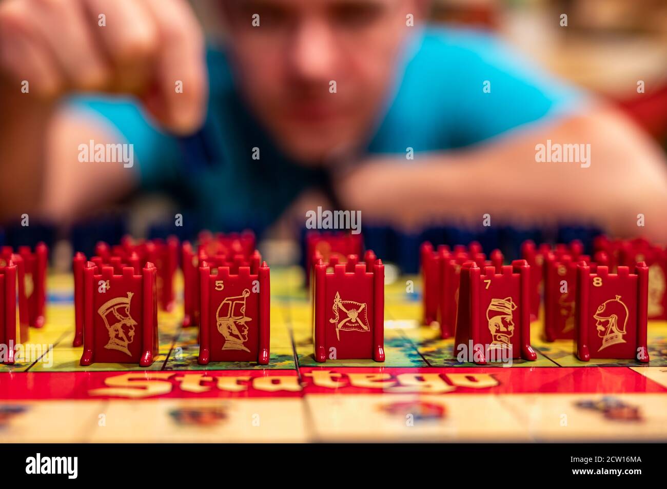 Board-Ebene Ansicht der Strategie Brettspiel in Aktion Stockfoto