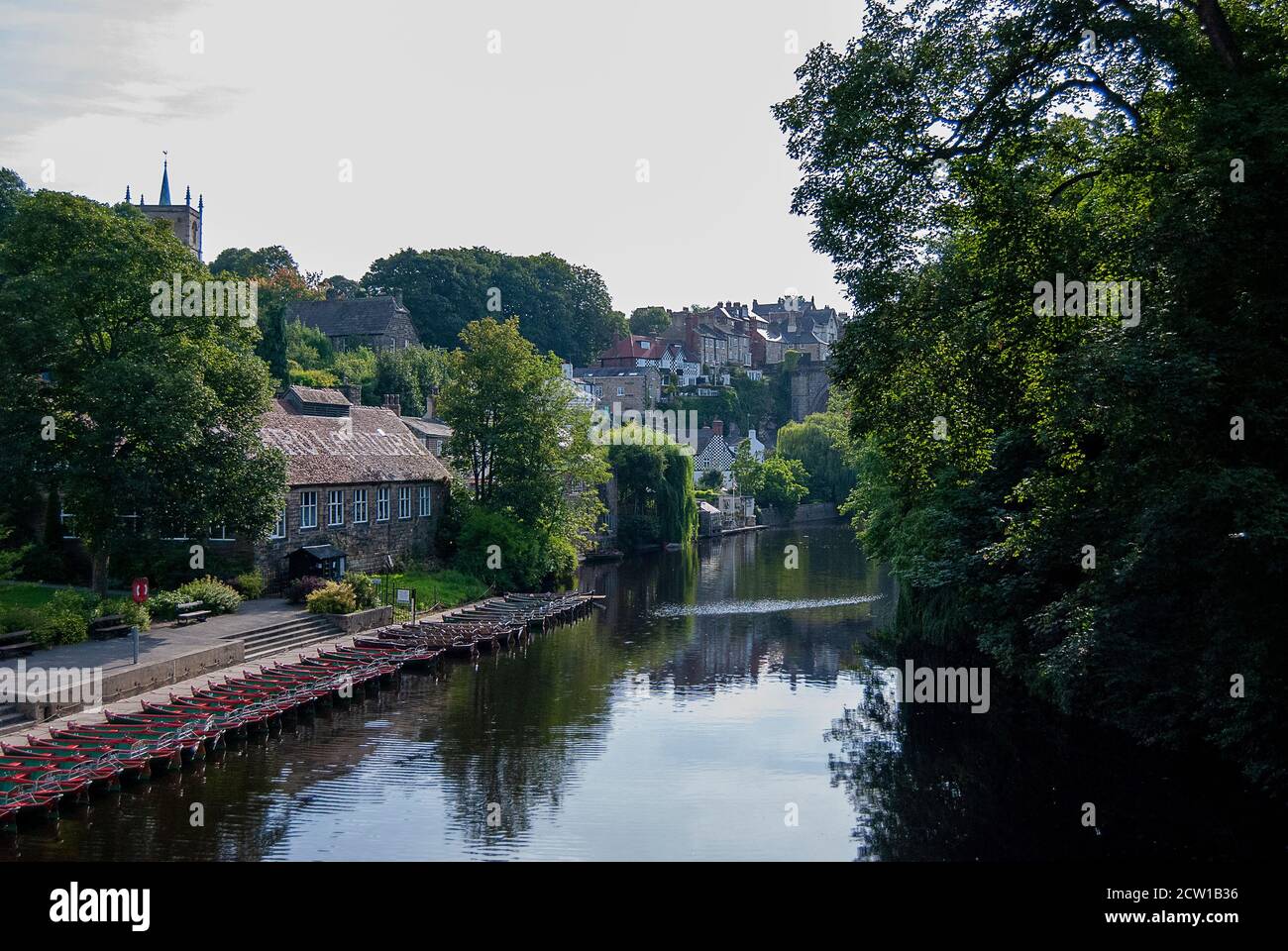 Das Knaresborough Viadukt, das den Fluss Nidd in North Yorkshire überspannt Stockfoto