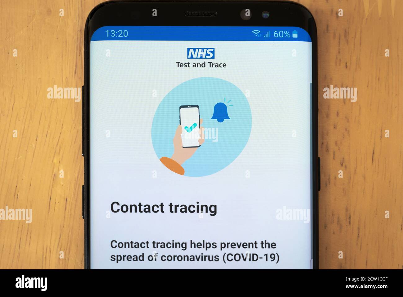 Ein Smartphone-Bildschirm, auf dem die NHS Test and Trace App angezeigt wird Für Kontaktverfolgung und Test und Trace in England für Die Covid-19 Coronavirus-Pandemie Stockfoto