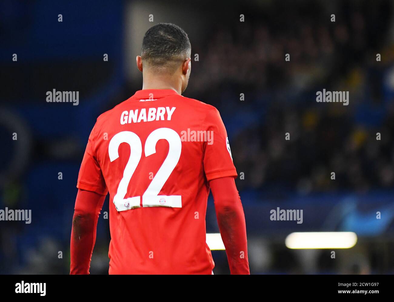 LONDON, ENGLAND - 26. FEBRUAR 2020: Serge Gnabry von Bayern im Rahmen der 2019/20 UEFA Champions League Runde 16 zwischen dem FC Chelsea und Bayern München auf der Stamford Bridge. Stockfoto