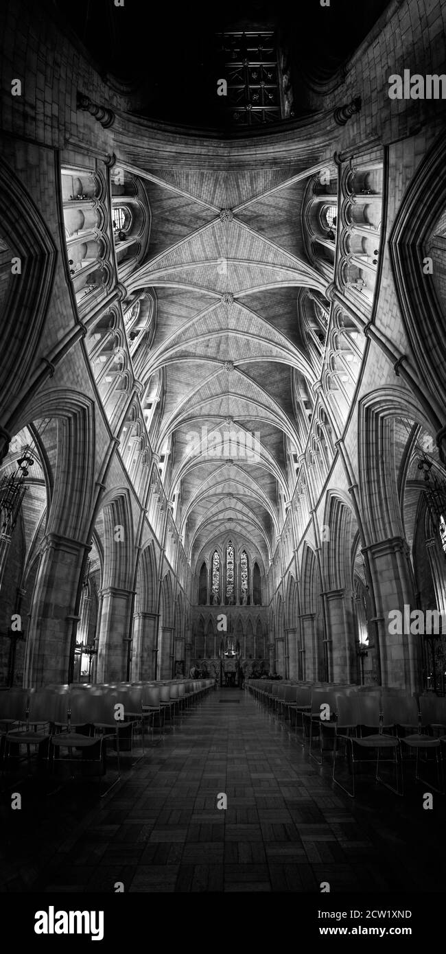 Innenraum der Southwark Cathedral (Kathedrale und Stiftskirche St. Saviour und St. Mary Overie), South London, Großbritannien Stockfoto