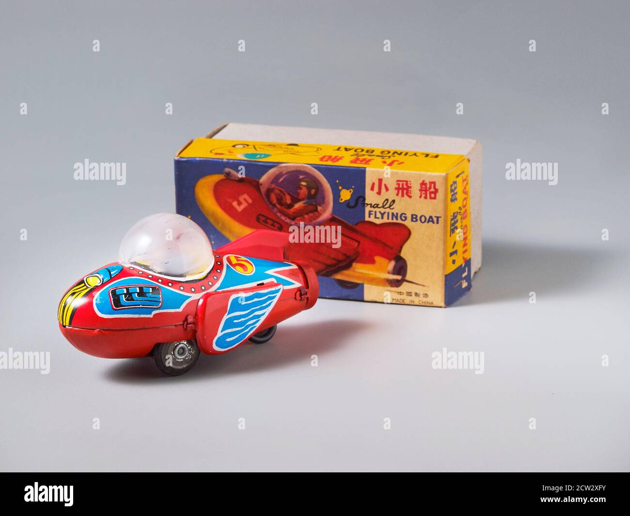 Space Vehicle Zinn Spielzeug in China mit seiner Box hergestellt Stockfoto