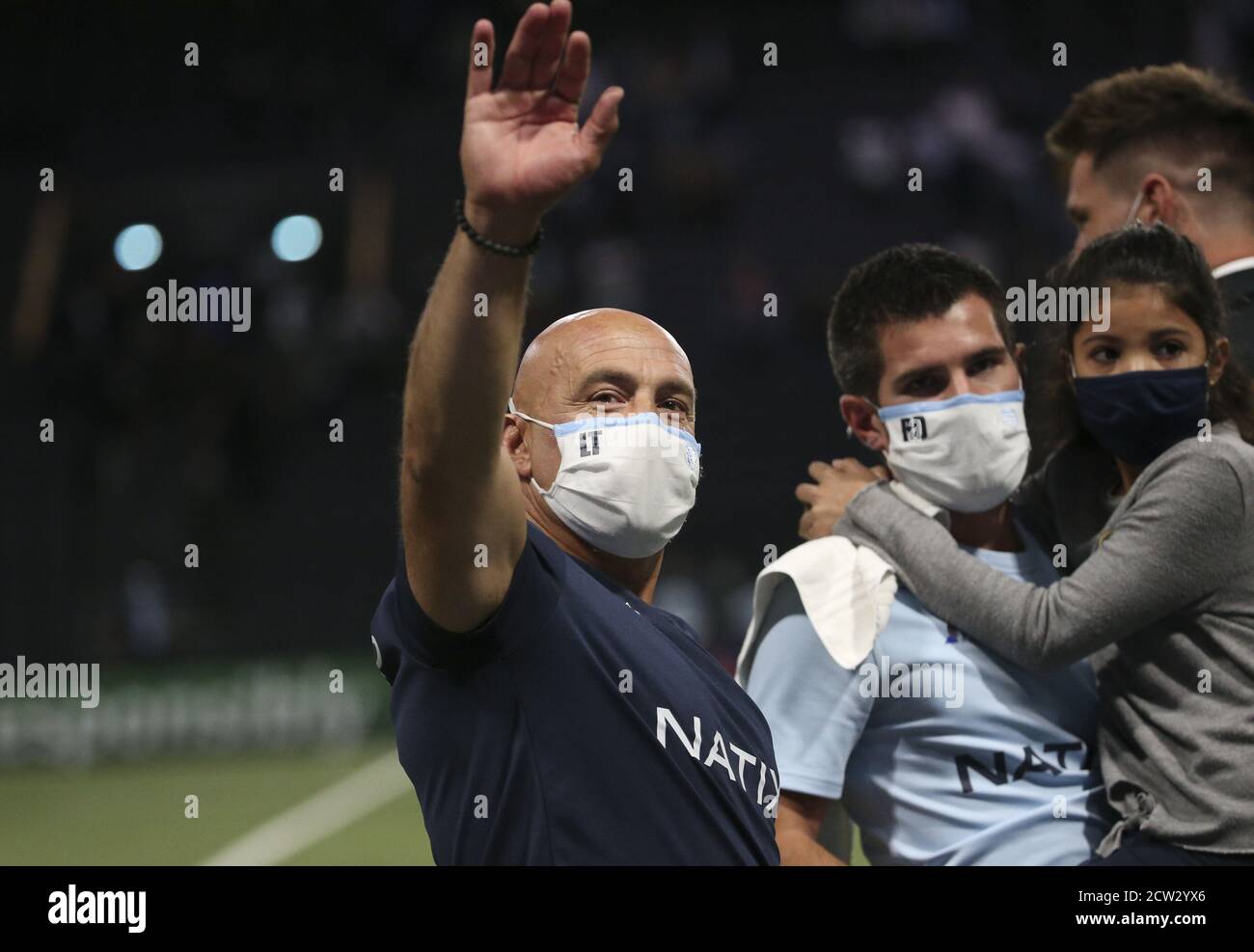 Trainer von Racing 92 Laurent Travers feiert den Sieg nach dem Champions Cup, Halbfinale Rugby Union Match zwischen Racing 92 und Saracens ON Stockfoto